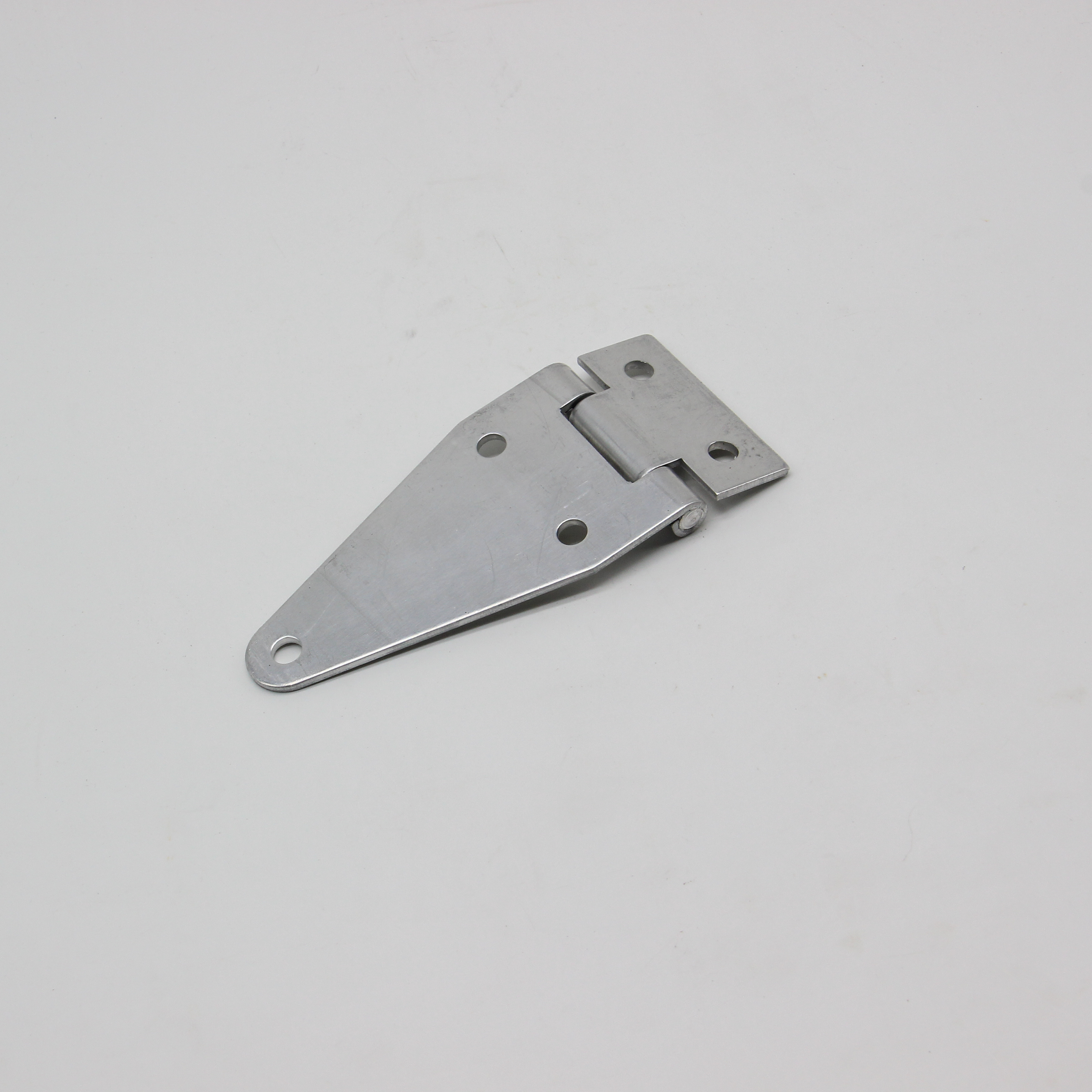 Aluminium hinge