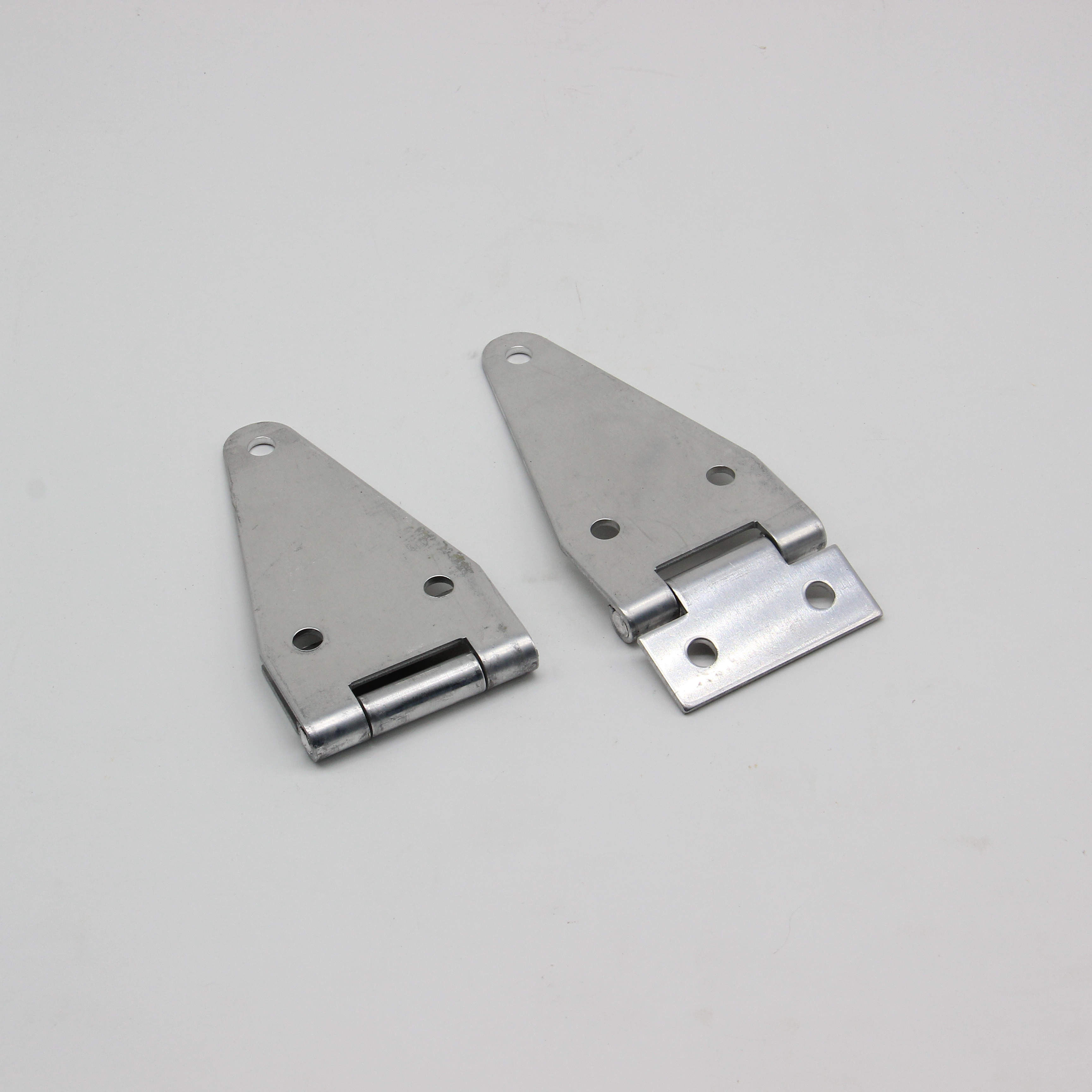 Aluminium hinge